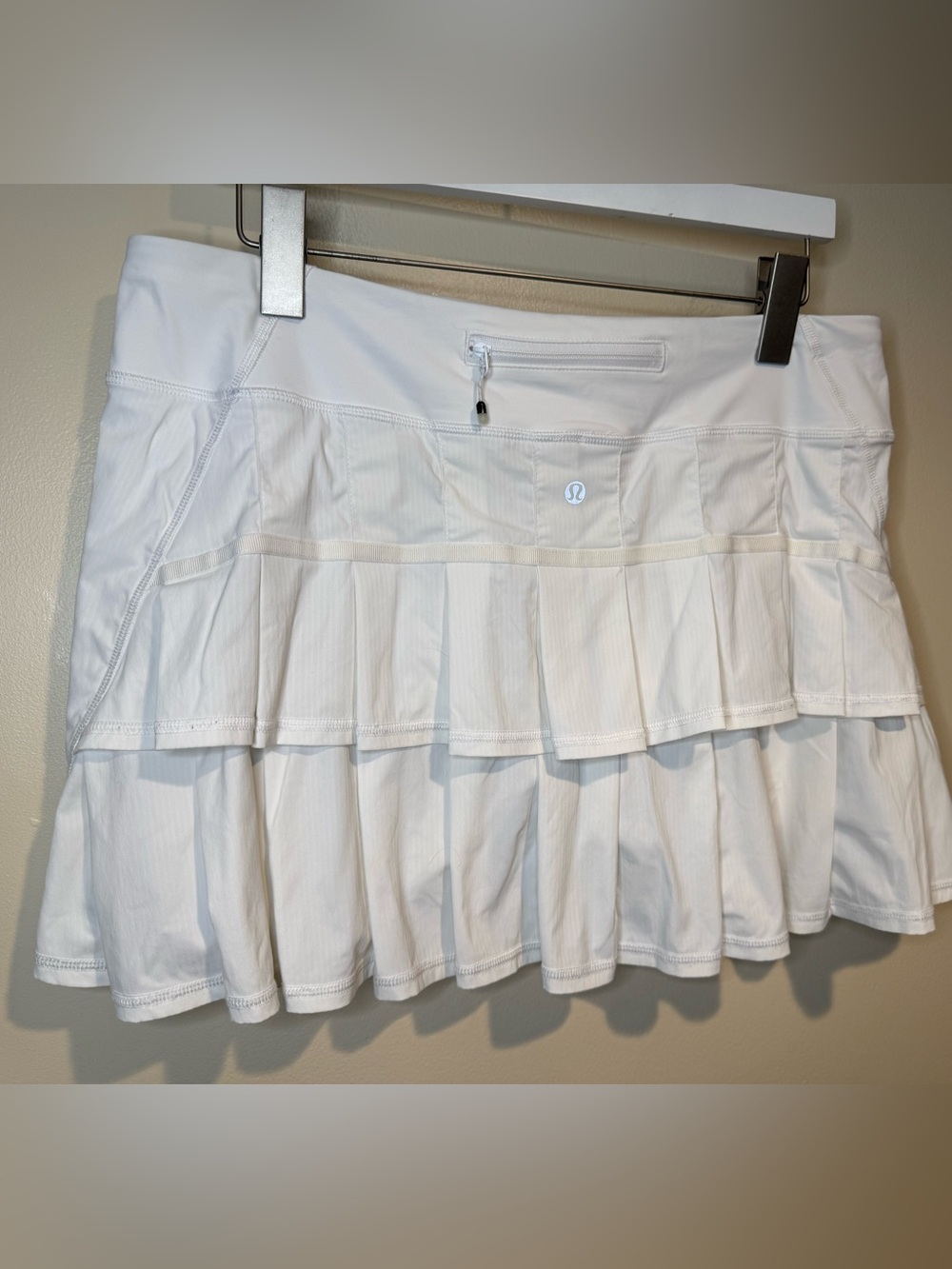 Lululemon Pace Setter pleated tennis skirt size 10 white